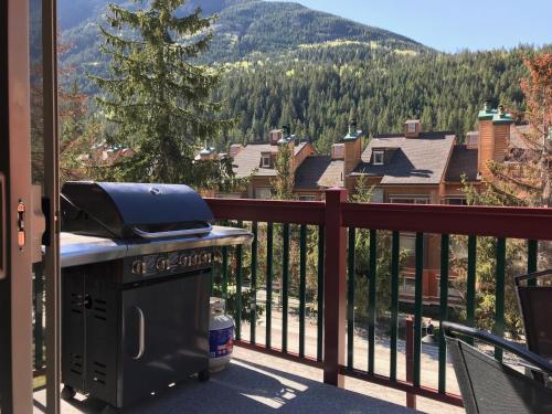 Panorama Mountain Resort - Horsethief Lodge with Fairmont Creek in Panorama (BC) Panorama Mountain Resort - Horsethief Lodge with Fairmont Creek in Panorama (BC)