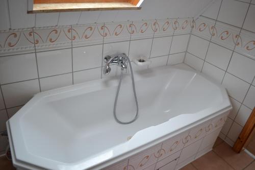 Bathroom, Nordseeidylle in Kronprinzenkoog Bathroom, Nordseeidylle in Kronprinzenkoog