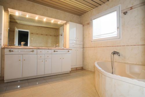 Ducha, Apartamentos Empuriabrava Maurici Park in Rosas Ducha, Apartamentos Empuriabrava Maurici Park in Rosas