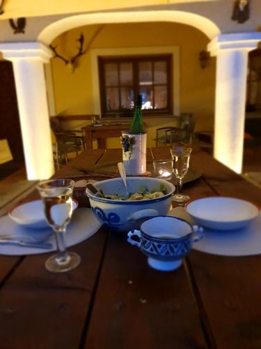 Makanan dan Minuman, Pension und Landhaus Steirerengel - Ferien & Jagd in Lócs Makanan dan Minuman, Pension und Landhaus Steirerengel - Ferien & Jagd in Lócs