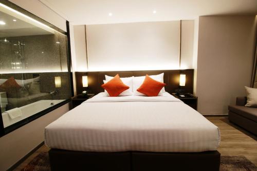 Sima Thani Hotel in Nakhon Ratchasima City Center Sima Thani Hotel in Nakhon Ratchasima City Center