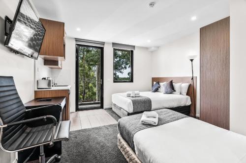 Guestroom, Seranin Gordon in Upper North Shore Guestroom, Seranin Gordon in Upper North Shore