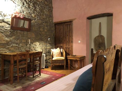 LITTLE HOUSE, Charming Village House with Fantastic View in Volissos LITTLE HOUSE, Charming Village House with Fantastic View in Volissos