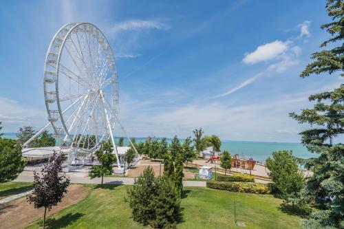 Uitzicht, Holiday Hotel Siofok in Siófok Uitzicht, Holiday Hotel Siofok in Siófok
