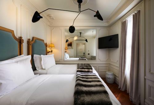 더 말톤 호텔 (The Marlton Hotel) in 그리니치 빌리지 더 말톤 호텔 (The Marlton Hotel) in 그리니치 빌리지