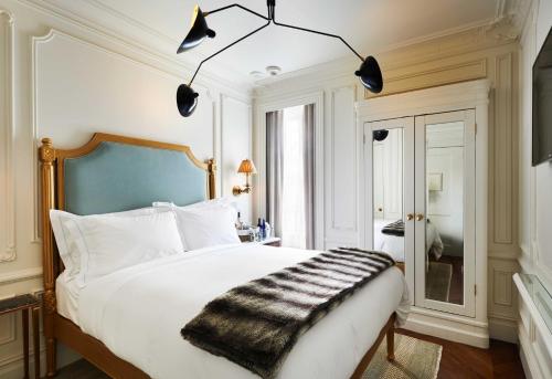 The Marlton Hotel in Гринвич-Виллидж The Marlton Hotel in Гринвич-Виллидж