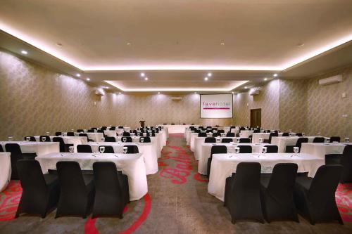 Pusat bisnis, Favehotel PGC Cililitan in Jakarta Pusat bisnis, Favehotel PGC Cililitan in Jakarta