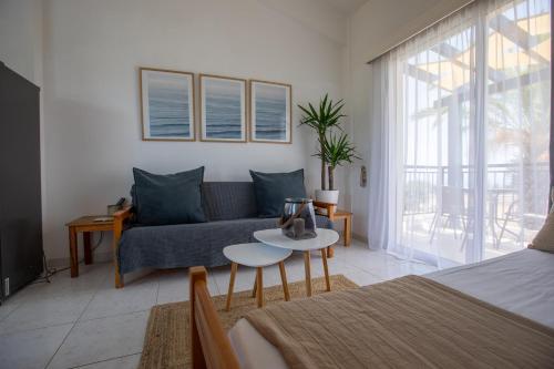 Socrates Apartments in 네오코리오 Socrates Apartments in 네오코리오