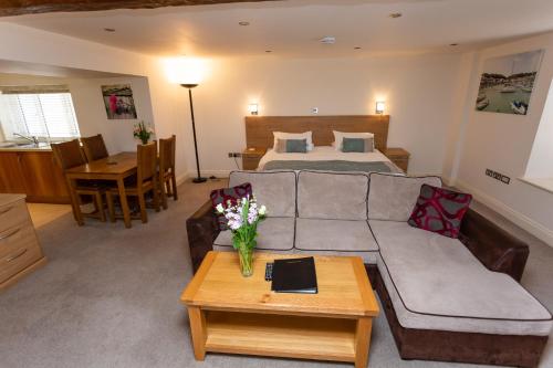 Porthole Suites in Saint Aubin Porthole Suites in Saint Aubin