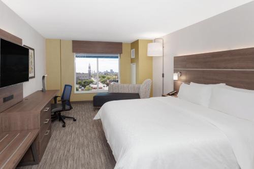 Holiday Inn Express And Suites Ottawa Downtown East in Ottawa (ON) Holiday Inn Express And Suites Ottawa Downtown East in Ottawa (ON)