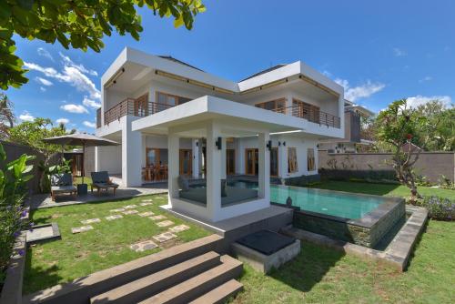 Exterior view, The Manik Kalisada in Seririt Exterior view, The Manik Kalisada in Seririt