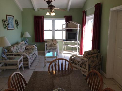 This photo about Pelican Beach Villas shared on HyHotel.com