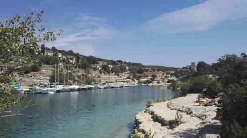 Nabij attractie, Chez Gilles Math in Valensole Nabij attractie, Chez Gilles Math in Valensole