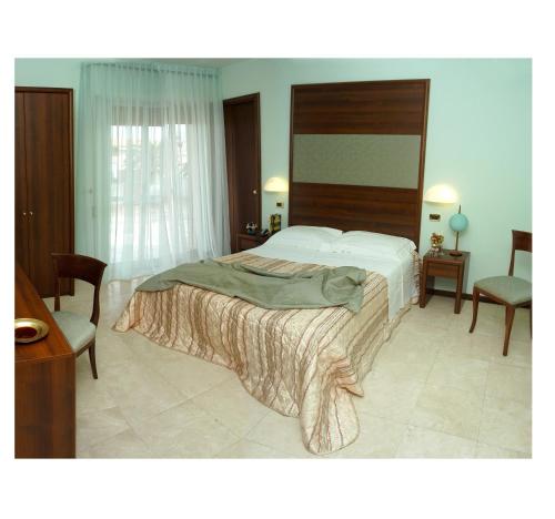Hotel Royal in Васто Hotel Royal in Васто