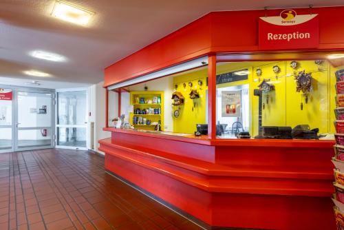 Vestíbulo, Autobahnrasthaus und Motel Baden-Baden in Baden-Baden Vestíbulo, Autobahnrasthaus und Motel Baden-Baden in Baden-Baden