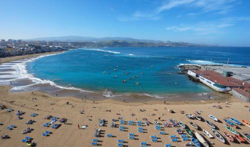 Pantai, Nh Imperial Playa Hotel in Gran Canaria Pantai, Nh Imperial Playa Hotel in Gran Canaria