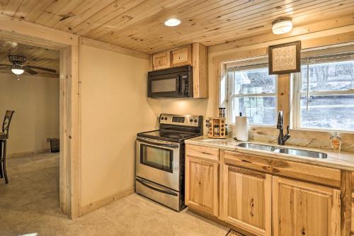 Quaint Appalachian Getaway about 2 Mi to Boone! in Marion (NC) Quaint Appalachian Getaway about 2 Mi to Boone! in Marion (NC)