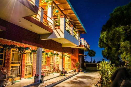 入口, Tehri Retreat, Sursingdhar-Kanatal & Tehri, by Himalayan Eco Lodges in 昌巴(北阿坎德邦) 入口, Tehri Retreat, Sursingdhar-Kanatal & Tehri, by Himalayan Eco Lodges in 昌巴(北阿坎德邦)