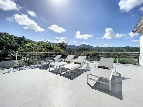 Terraza/balcón, Villa Jungle Paradise, space and privacy, at 5 min from the beach in Saint Martin Terraza/balcón, Villa Jungle Paradise, space and privacy, at 5 min from the beach in Saint Martin