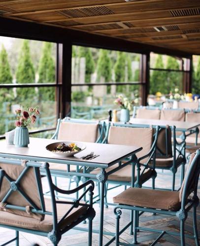 Restaurant, Rivoli Hotel in Chahor Restaurant, Rivoli Hotel in Chahor