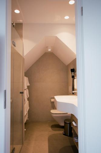 ห้องน้ำ, DOM Hotel LIMBURG in ลิมเบิร์กแอนเดอร์ลาน ห้องน้ำ, DOM Hotel LIMBURG in ลิมเบิร์กแอนเดอร์ลาน
