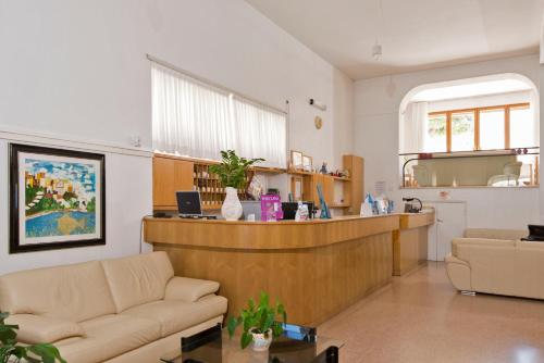 Lobby, Albergo La Sirenella in Sperlonga Lobby, Albergo La Sirenella in Sperlonga