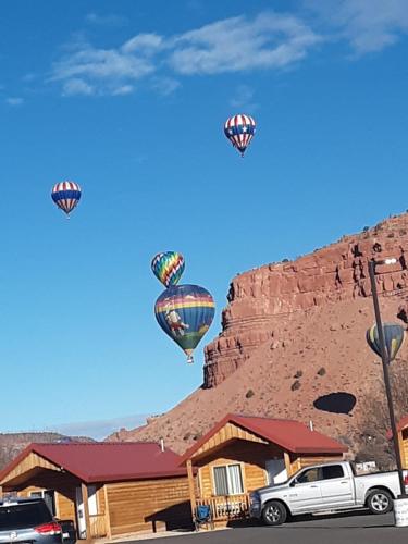 紅峽谷小屋 (Red Canyon Cabins) in 卡那波 (UT) 紅峽谷小屋 (Red Canyon Cabins) in 卡那波 (UT)