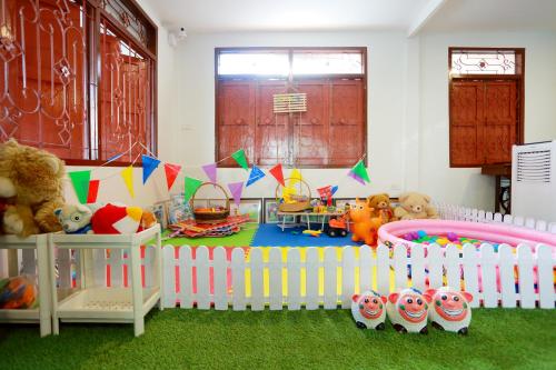 Playground, HUG Khieng Khong Nongkhai Hostel near Daeng Namnueng Playground, HUG Khieng Khong Nongkhai Hostel near Daeng Namnueng