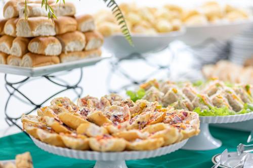 อาหารและเครื่องดื่ม, Hotel Ilha da Madeira in บอลเนียริโอ คัมบอรี อาหารและเครื่องดื่ม, Hotel Ilha da Madeira in บอลเนียริโอ คัมบอรี