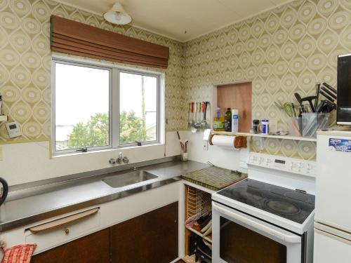 ห้องครัว, Karoola - Waimarama Bach in ไวมารามา ห้องครัว, Karoola - Waimarama Bach in ไวมารามา