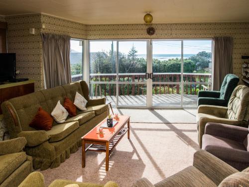 ผับ/เลาจน์, Karoola - Waimarama Bach in ไวมารามา ผับ/เลาจน์, Karoola - Waimarama Bach in ไวมารามา