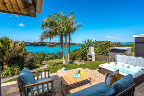 Dusj, Sol Spa Oasis - Surfdale Holiday Home in Waiheke Island Dusj, Sol Spa Oasis - Surfdale Holiday Home in Waiheke Island
