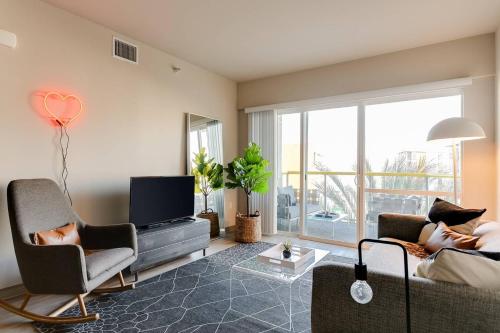 1-Bdrm Hideaway Marina Del Rey - main image