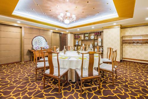 Beijing Commercial Business Hotel in Beijing South Station Beijing Commercial Business Hotel in Beijing South Station