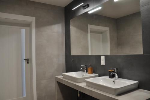 Kamar Mandi, WROCLOVE_NET APARTMENTS in Nowy Dwór Kamar Mandi, WROCLOVE_NET APARTMENTS in Nowy Dwór