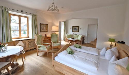 Hotel Maier zum Kirschner in Rottach-Egern Hotel Maier zum Kirschner in Rottach-Egern