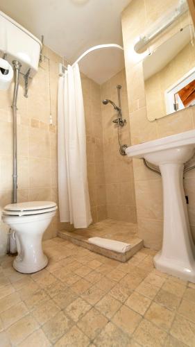 Stylish, Spacious Sea View House in Galway Stylish, Spacious Sea View House in Galway