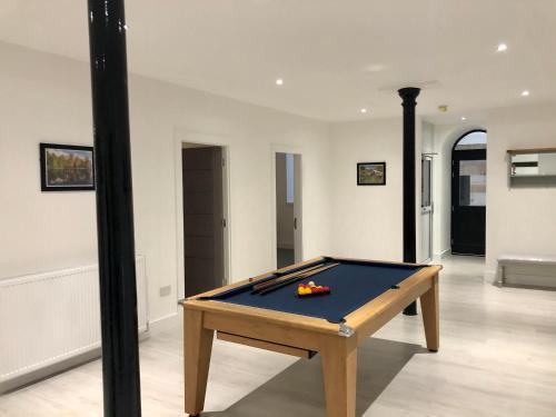 Recreational facilities, East Church House, Unique 9 bedroom Church, Historic Market Town. in Strathaven Recreational facilities, East Church House, Unique 9 bedroom Church, Historic Market Town. in Strathaven