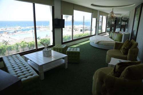 Four Seasons Halat in 할랏 Four Seasons Halat in 할랏