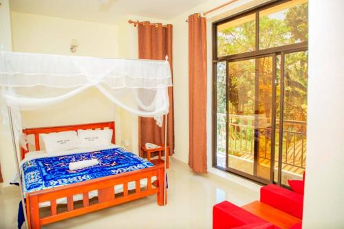 Africa Natural Tours - Kilimanjaro White House Hotel in Moshi Africa Natural Tours - Kilimanjaro White House Hotel in Moshi