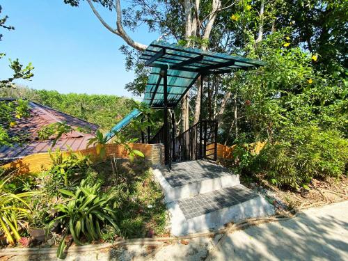 Keree Lakeview near The Pluang Buddha's Footprint Keree Lakeview near The Pluang Buddha's Footprint