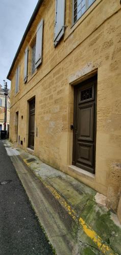Vista exterior, Appartement Duplex au Coeur du Centre Historique in Bergerac City Center Vista exterior, Appartement Duplex au Coeur du Centre Historique in Bergerac City Center