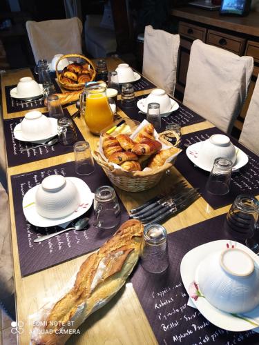 Food and beverages, La Chaumiere in Saint-Martin-Saint-Firmin Food and beverages, La Chaumiere in Saint-Martin-Saint-Firmin