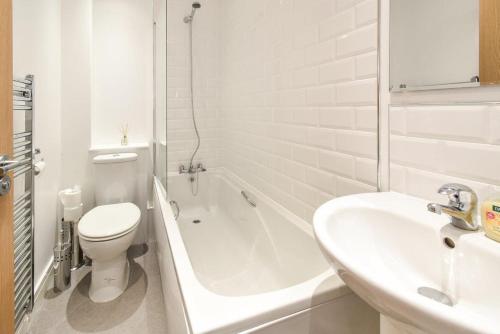 Banyo, The Croft - Allocated Free Parking in Holgate Banyo, The Croft - Allocated Free Parking in Holgate