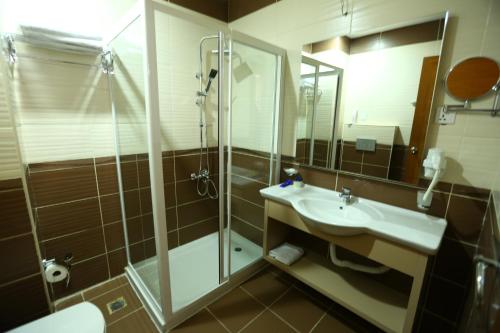 Bathroom, Grand Istanbul hotel in Erbil Bathroom, Grand Istanbul hotel in Erbil