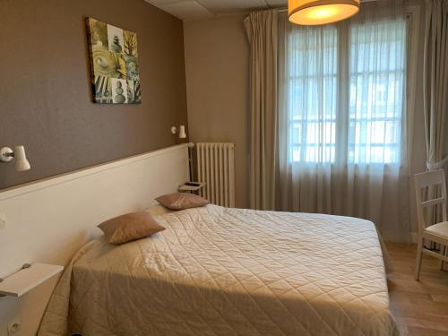 Au Vieux Puits in Villers-Bocage Au Vieux Puits in Villers-Bocage