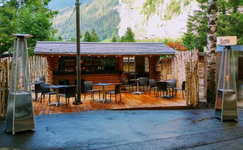 Pub/Lounge, Camping Jungfrau - Holiday Park in Lauterbrunnen Pub/Lounge, Camping Jungfrau - Holiday Park in Lauterbrunnen