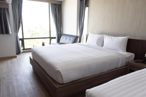 Double D Hotel near Cholaprathan Hospital Double D Hotel near Cholaprathan Hospital