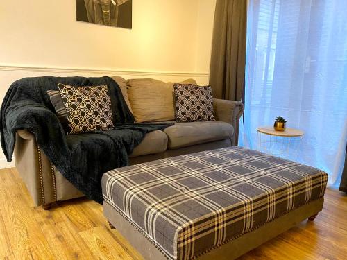 EasyRest Spalding - 4 Beds & Free Parking - Central & Modern Open Plan Apartment - Convenient Locati in Spalding EasyRest Spalding - 4 Beds & Free Parking - Central & Modern Open Plan Apartment - Convenient Locati in Spalding