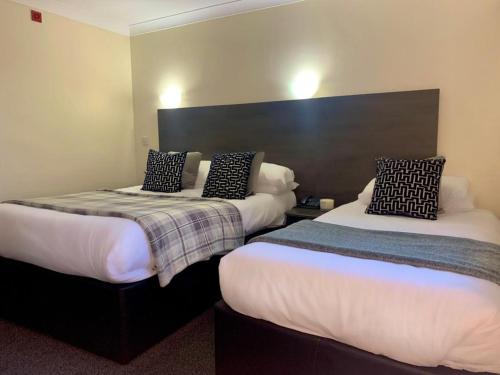 Fairways Lodge & Leisure Club in Salford Fairways Lodge & Leisure Club in Salford